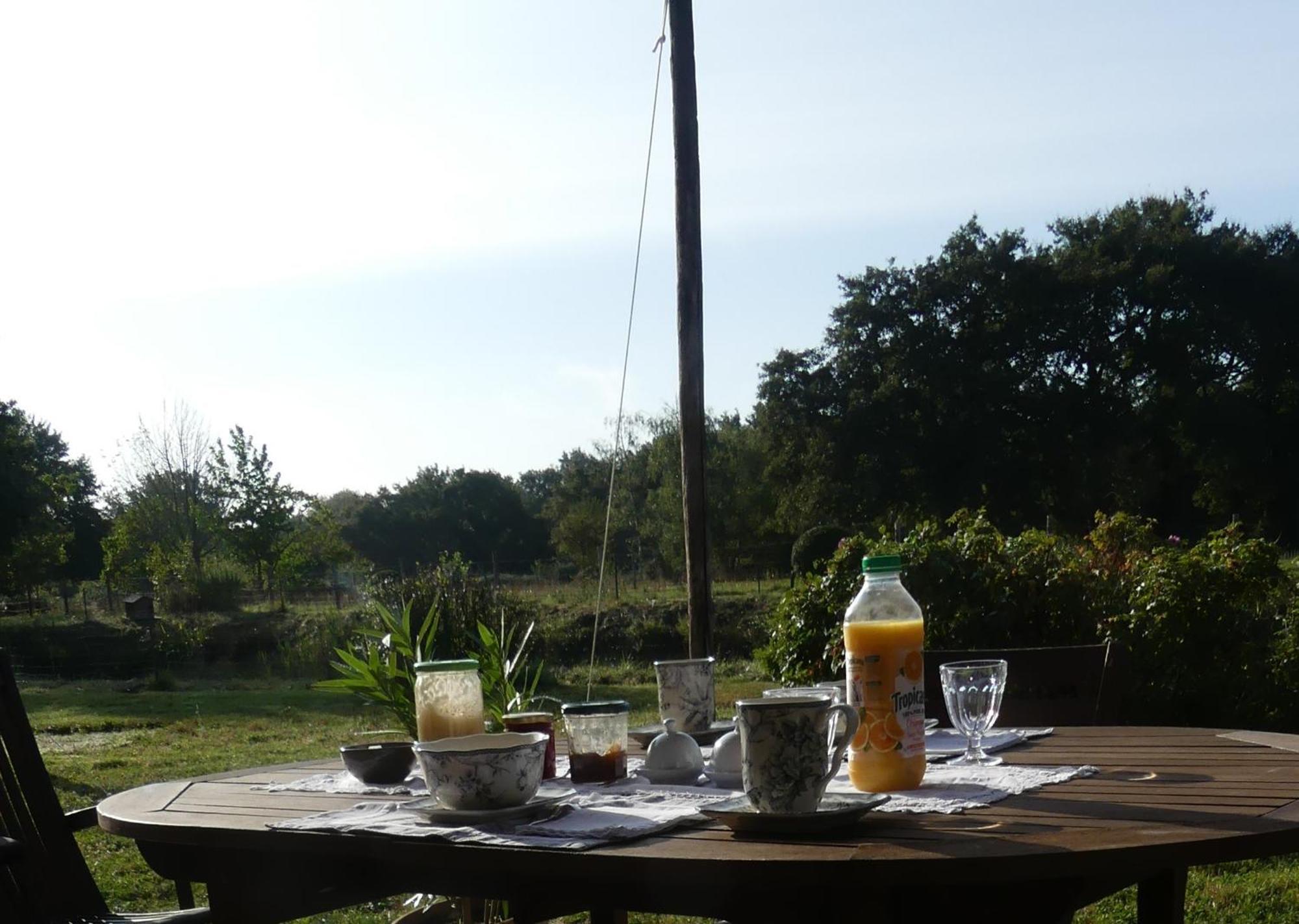 La Petite Lande Bed & Breakfast Menil Ngoại thất bức ảnh